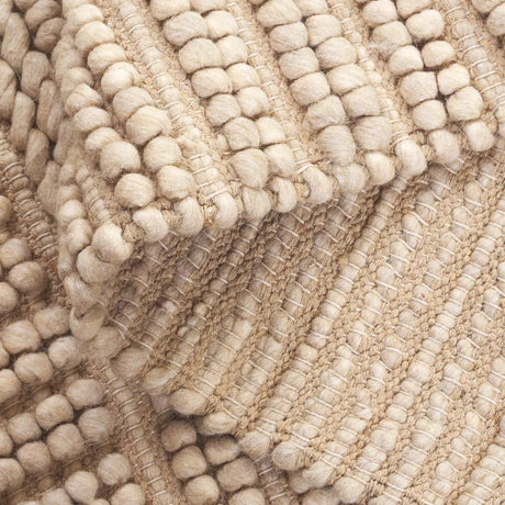 Safavieh Natura 4'-0" x 6'-0" Rug in Taupe