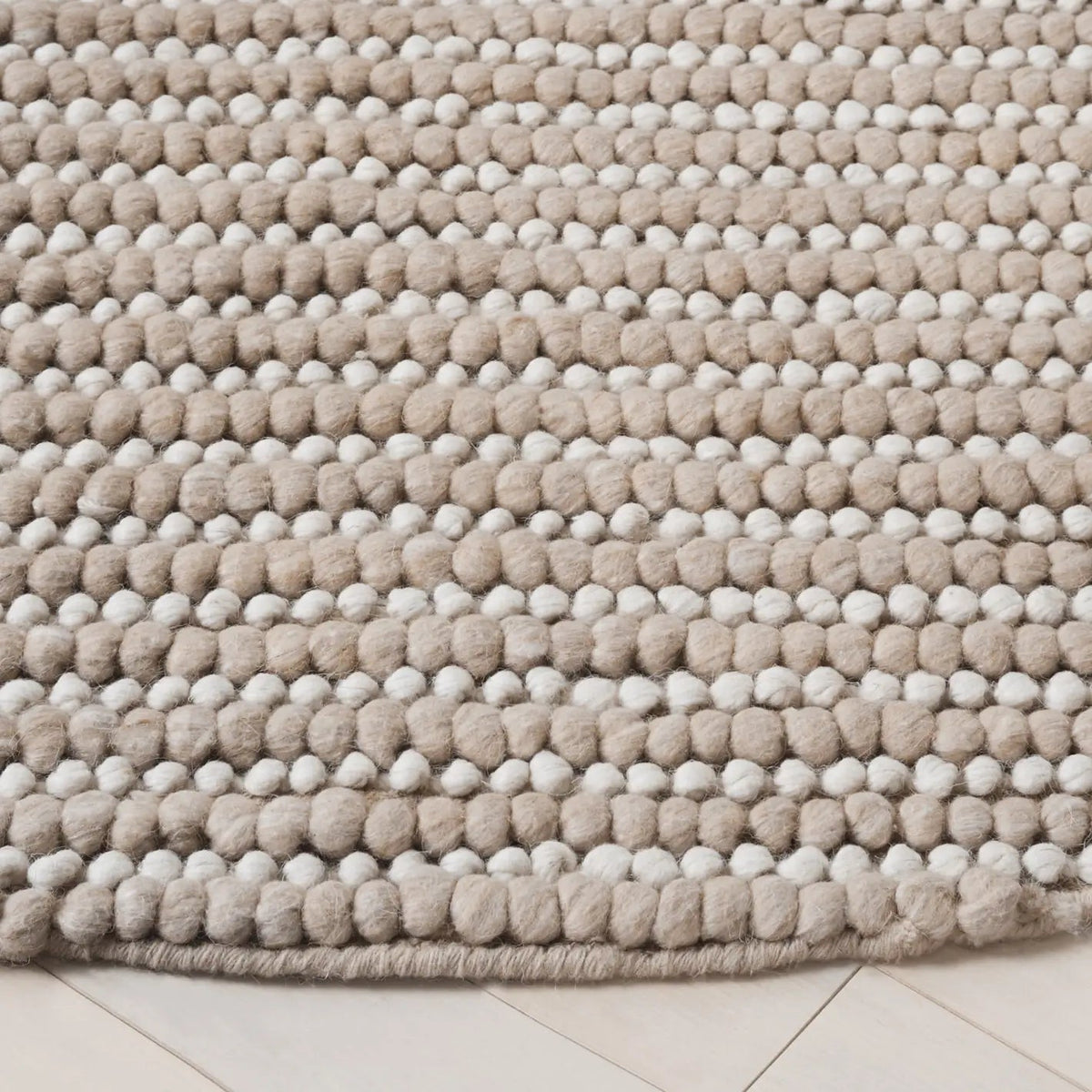 Safavieh Natura 6'-0" x 6'-0" Rug in Taupe / Ivory