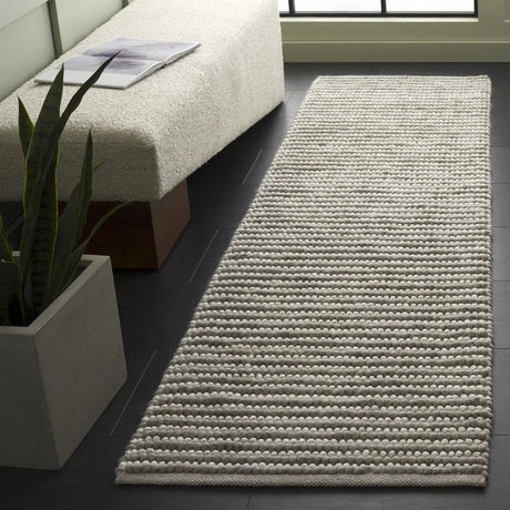 Safavieh Natura 2'-3" x 8'-0" Rug in Grey / Ivory