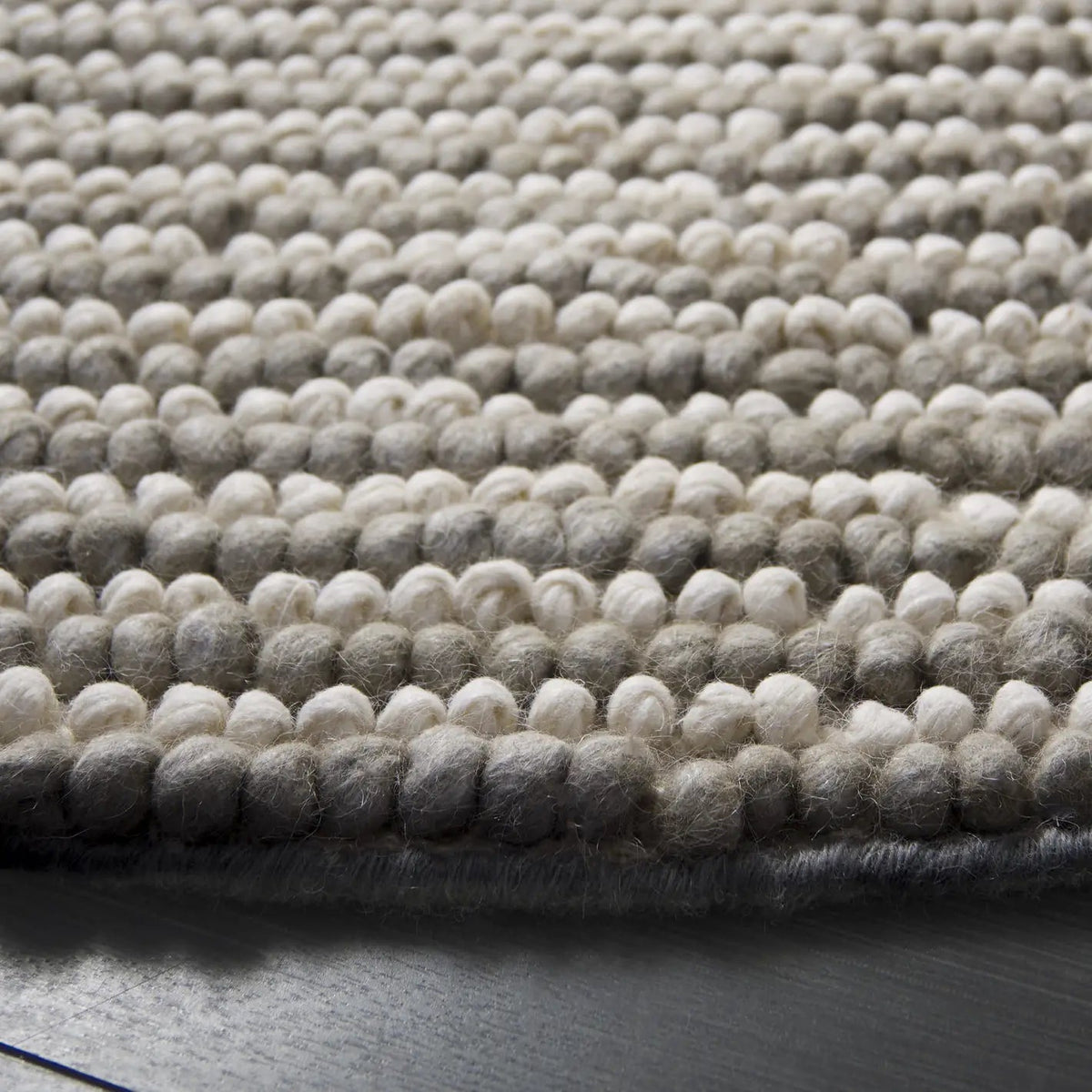 Safavieh Natura 6'-0" x 6'-0" Rug in Grey / Ivory