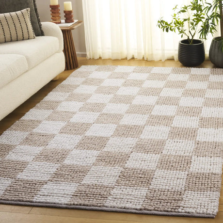 Safavieh Natura 4'-0" x 6'-0" Rug in Taupe / Ivory