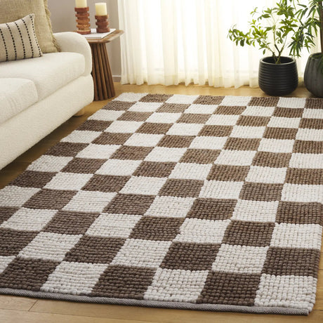 Safavieh Natura 4'-0" x 6'-0" Rug in Brown / Ivory