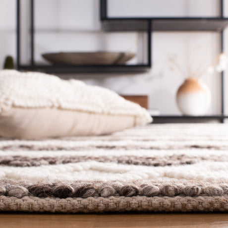 Safavieh Natura Nat291F Ivory/Grey Rug.
