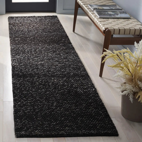 Safavieh Natura 2'-3" x 9'-0" Rug in Black / Grey