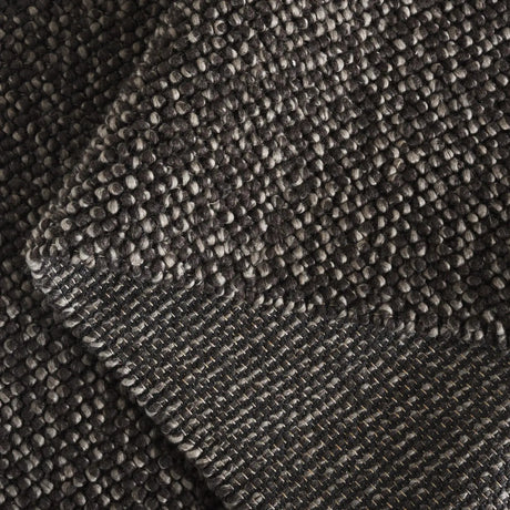 Safavieh Natura 4'-0" x 6'-0" Rug in Black / Grey