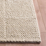 Safavieh Natura 5'-0" x 8'-0" Rug in Beige