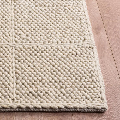 Safavieh Natura 5'-0" x 8'-0" Rug in Beige