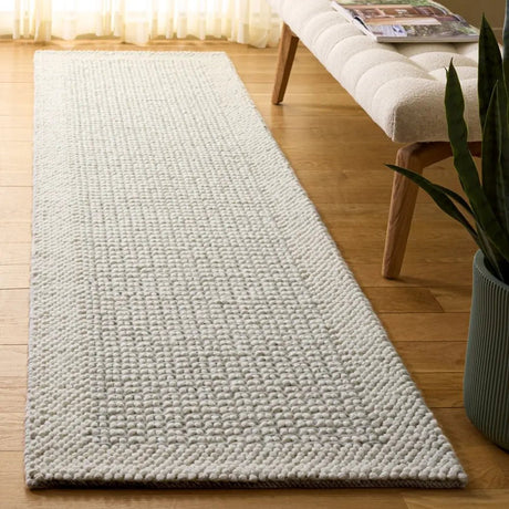 Safavieh Natura 2'-3" x 9'-0" Rug in Ivory / Silver
