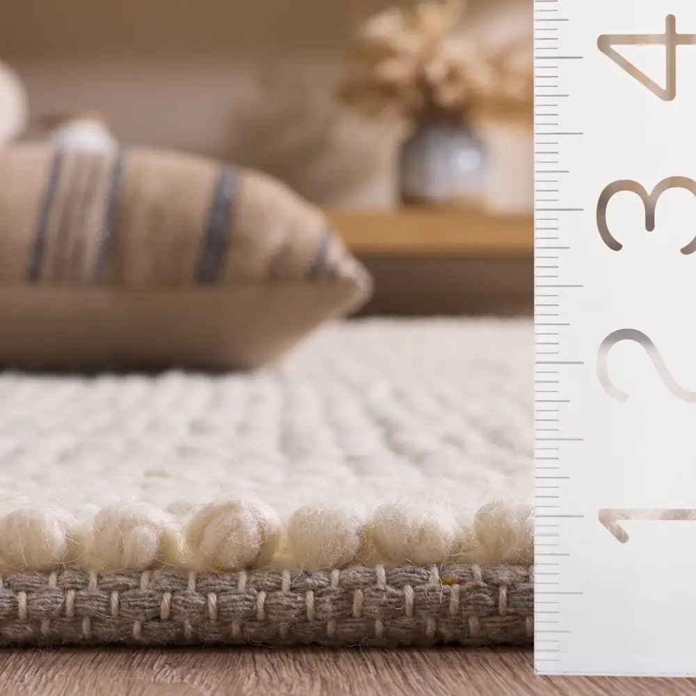 Safavieh Natura 5'-0" x 8'-0" Rug in Ivory / Navy