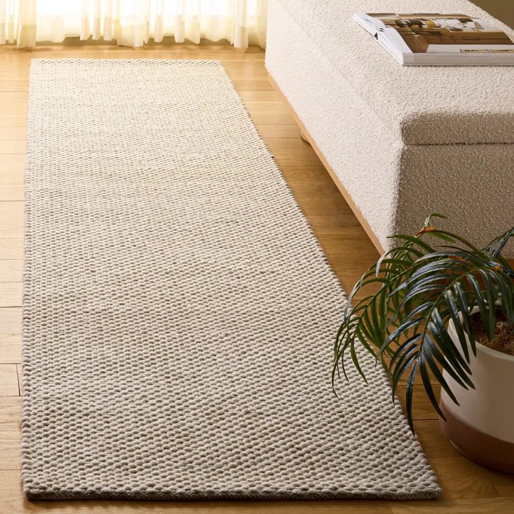 Safavieh Natura 2'-3" x 9'-0" Rug in Beige