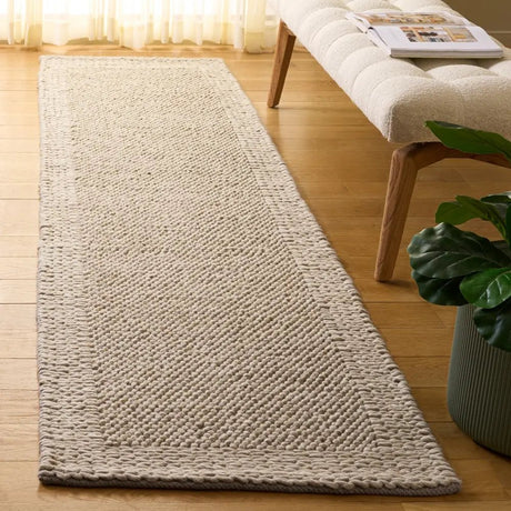 Safavieh Natura 2'-3" x 9'-0" Rug in Natural / Beige