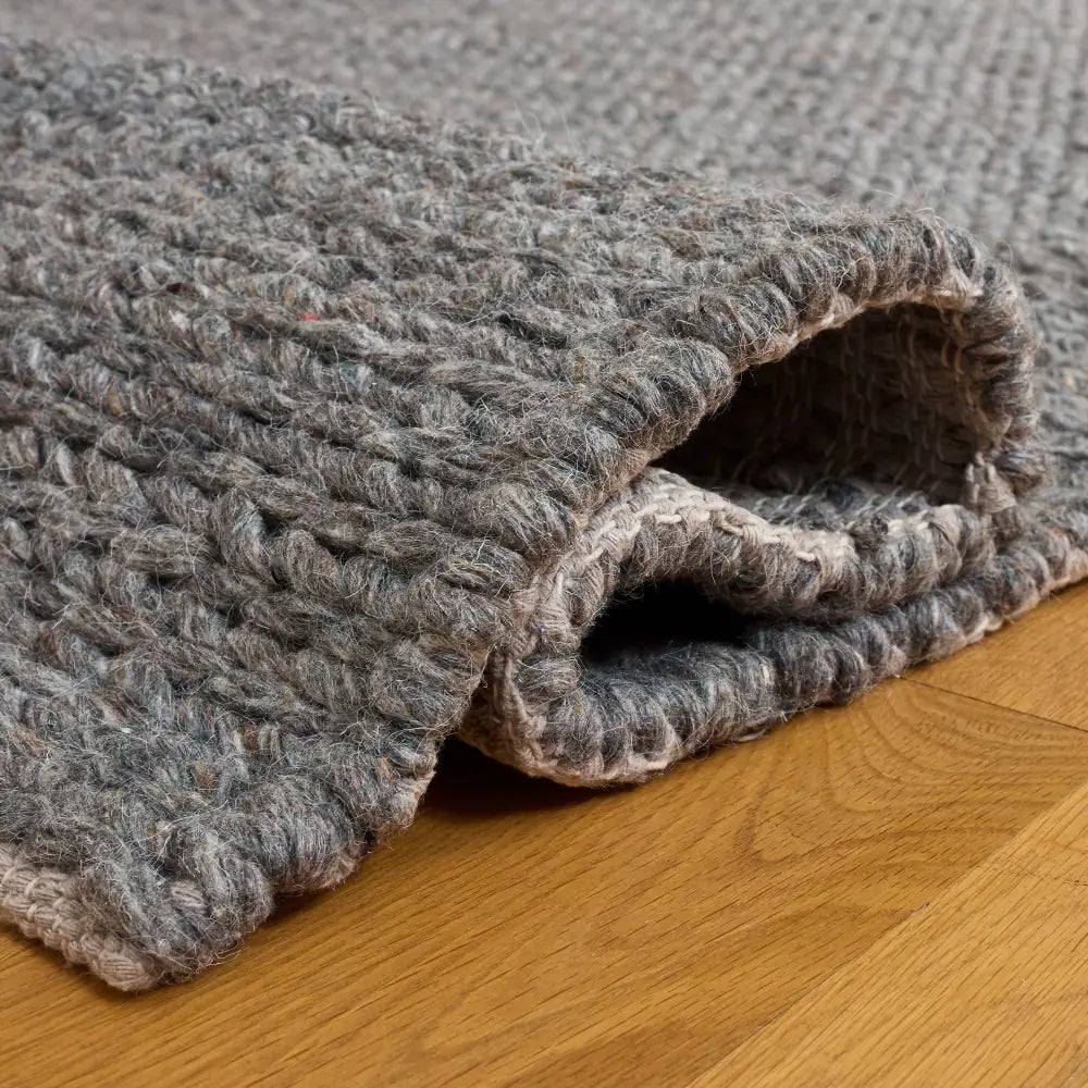 Safavieh Natura 5'-0" x 8'-0" Rug in Dark Grey