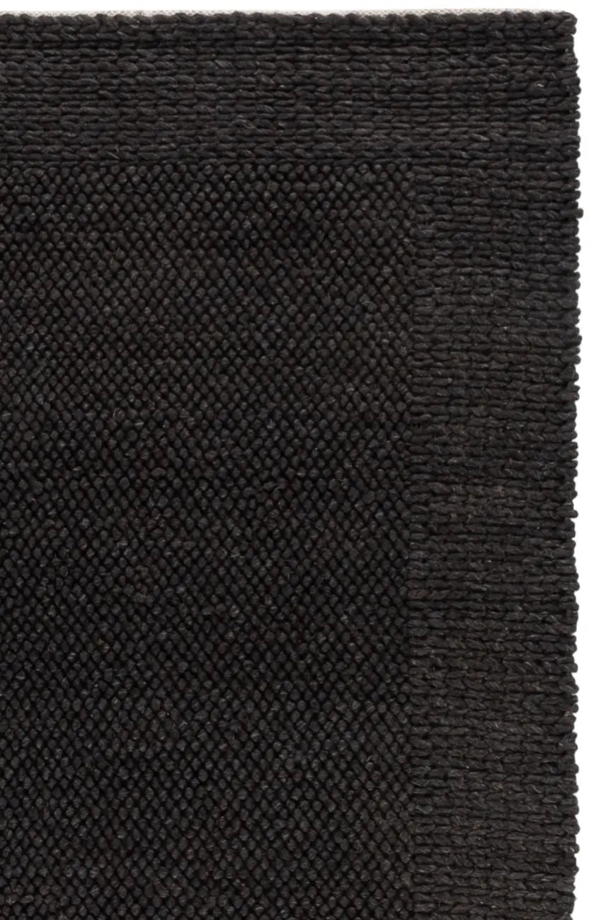 Safavieh Natura 5'-0" x 8'-0" Rug in Charcoal / Black