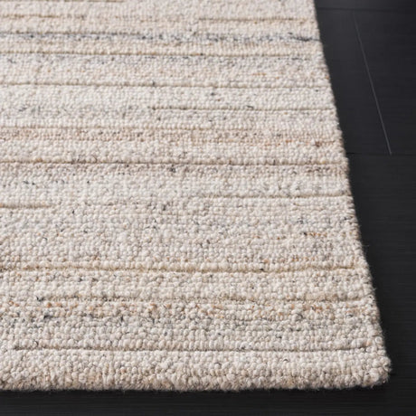 Safavieh Natura 4'-0" x 6'-0" Rug in Beige