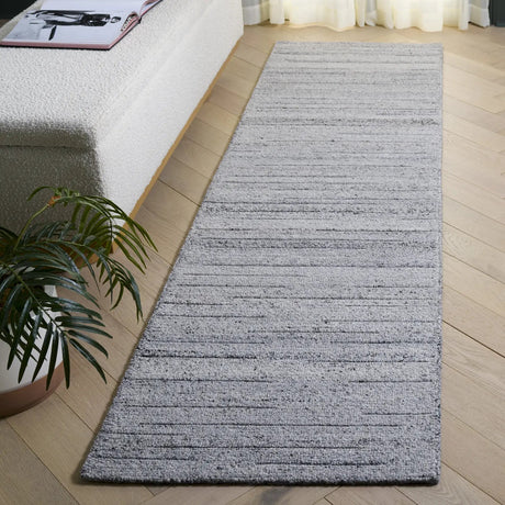 Safavieh Natura 2'-3" x 8'-0" Rug in Grey