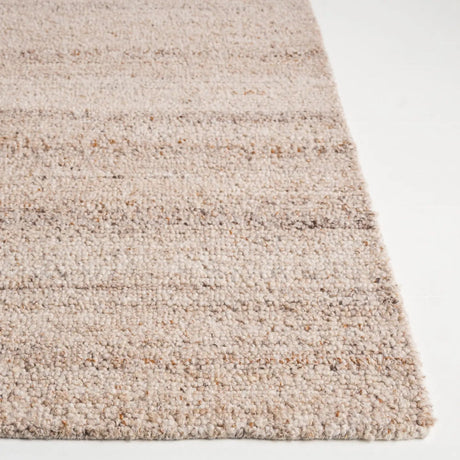 Safavieh Natura 4'-0" x 6'-0" Rug in Beige