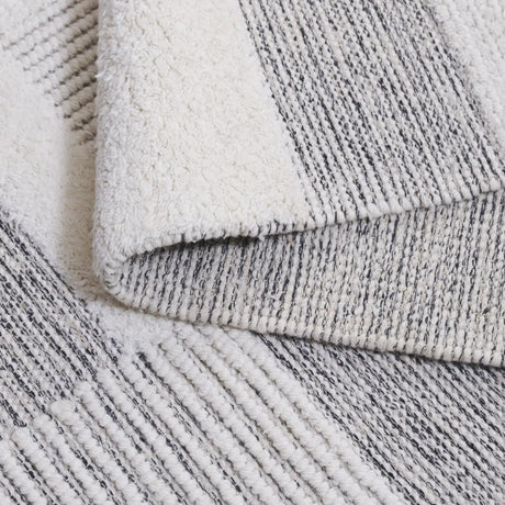 Safavieh Natura 2'-3" x 9'-0" Rug in Ivory / Charcoal
