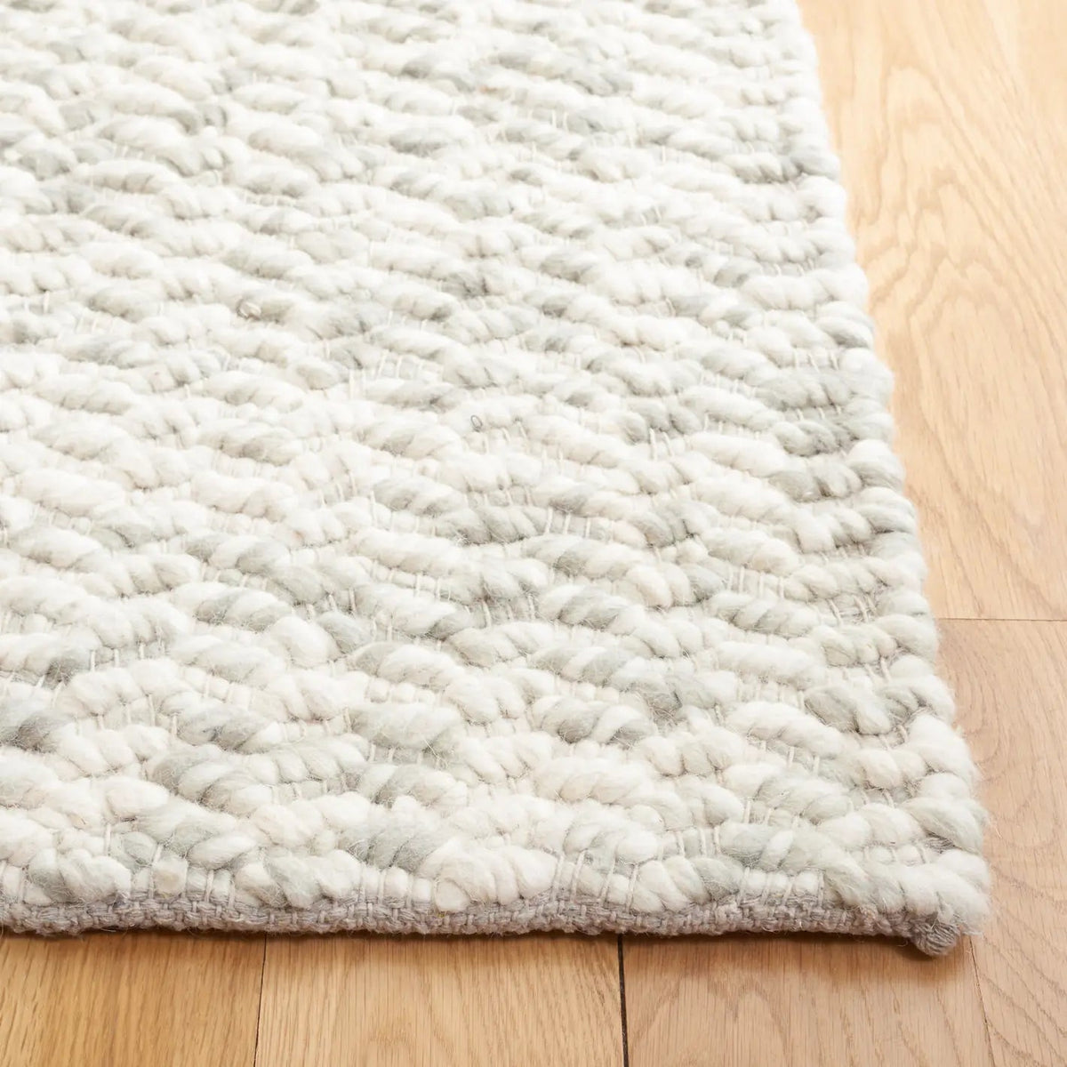 Safavieh Natura 4'-0" x 6'-0" Rug in Green / Ivory