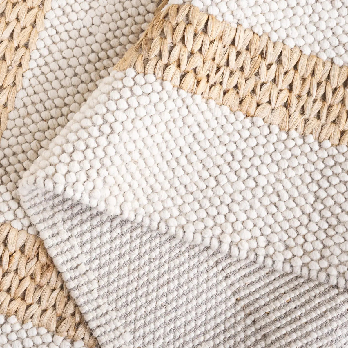 Safavieh Natura 4'-0" x 6'-0" Rug in Natural / Ivory