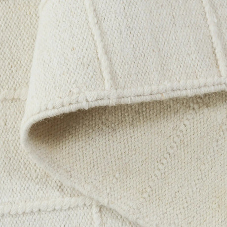 Safavieh Natura 4'-0" x 6'-0" Rug in Ivory