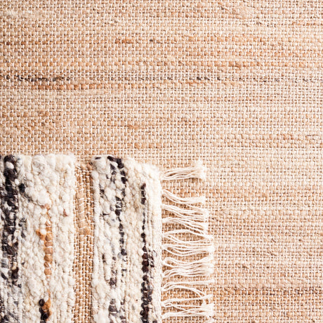 Safavieh Natura Nat871Z Natural/Black Rug.