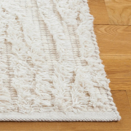 Safavieh Natura 4'-0" x 6'-0" Rug in Ivory