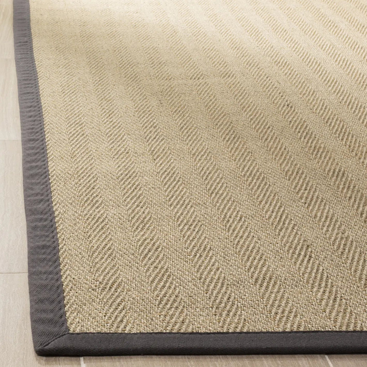 Safavieh Natural Fiber 4'-0" x 6'-0" Rug in Natural / Grey