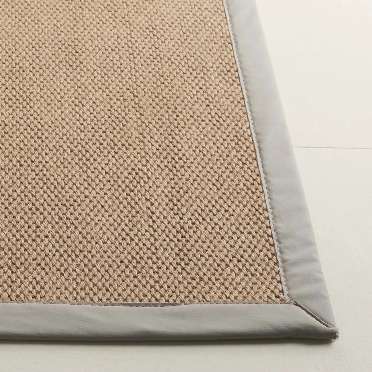 Safavieh Natural Fiber 4'-0" x 6'-0" Rug in Natural / Beige