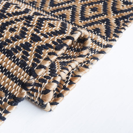 Safavieh Natural Fiber Nf379Z Black/Natural Rug.