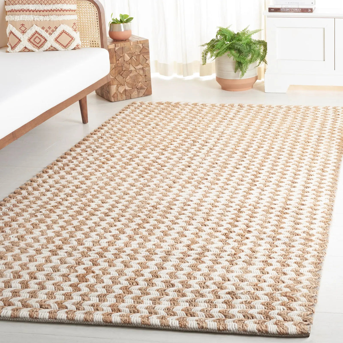 Safavieh Natural Fiber 4'-0" x 6'-0" Rug in Natural / Ivory