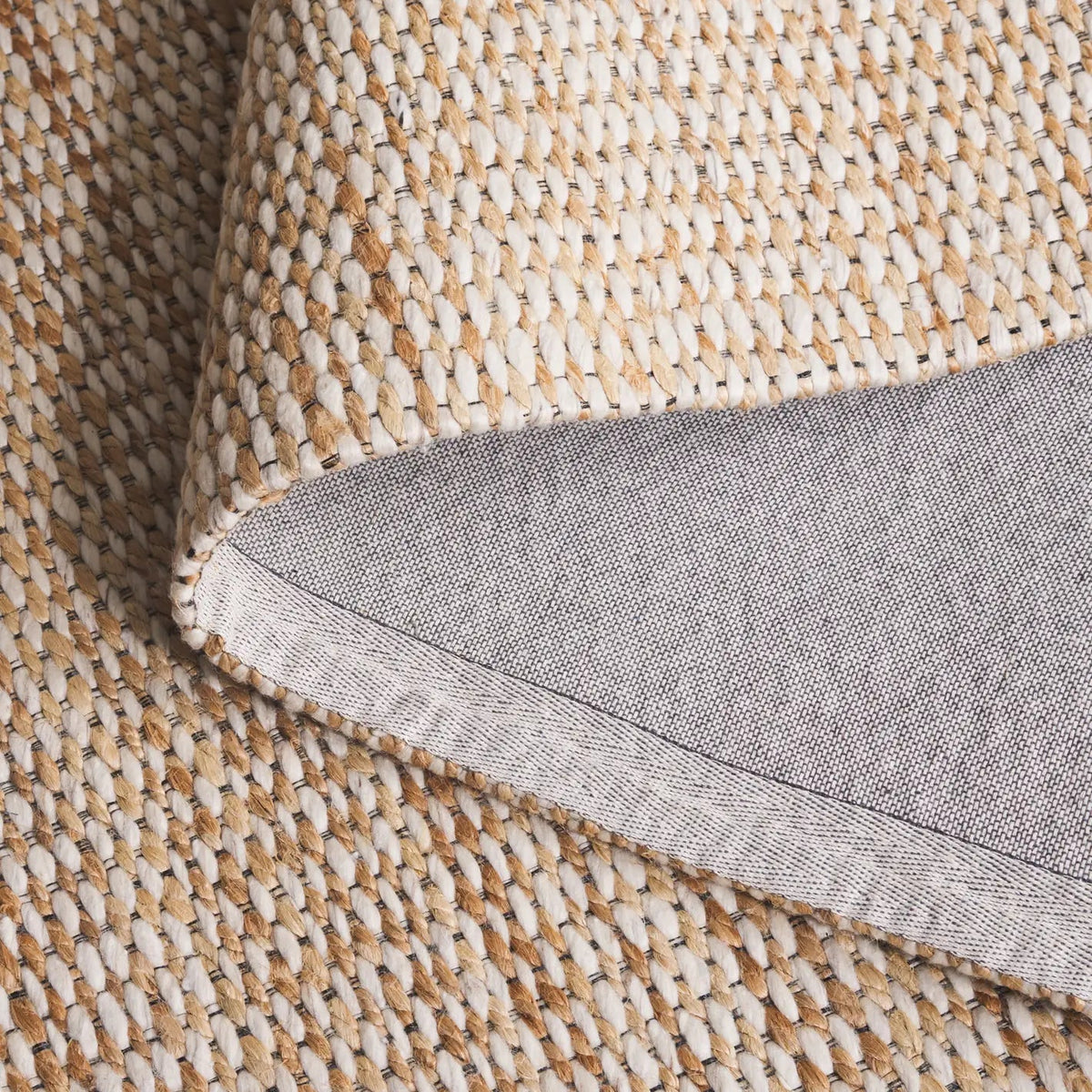 Safavieh Natural Fiber 4'-0" x 6'-0" Rug in Natural / Ivory