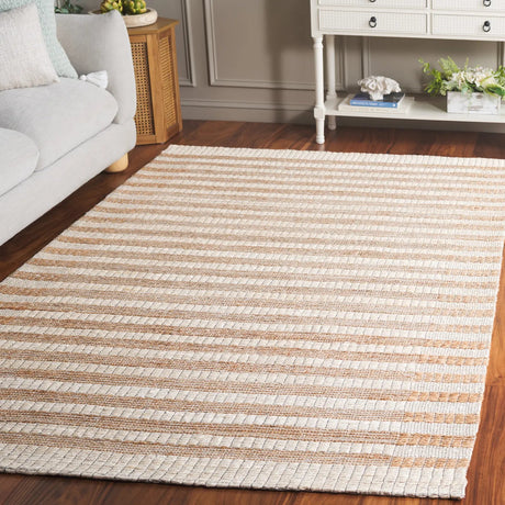 Safavieh Natural Fiber 4'-0" x 6'-0" Rug in Natural / Ivory