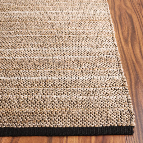 Safavieh Natural Fiber 4'-0" x 6'-0" Rug in Light Brown / Beige