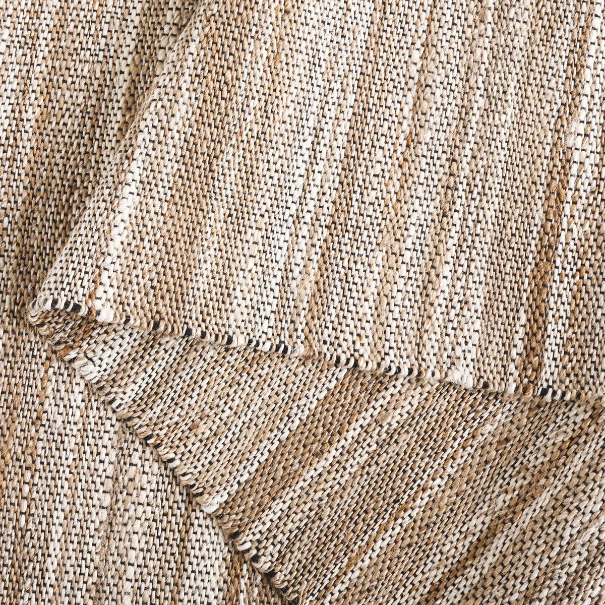Safavieh Natural Fiber 4'-0" x 6'-0" Rug in Natural / Grey