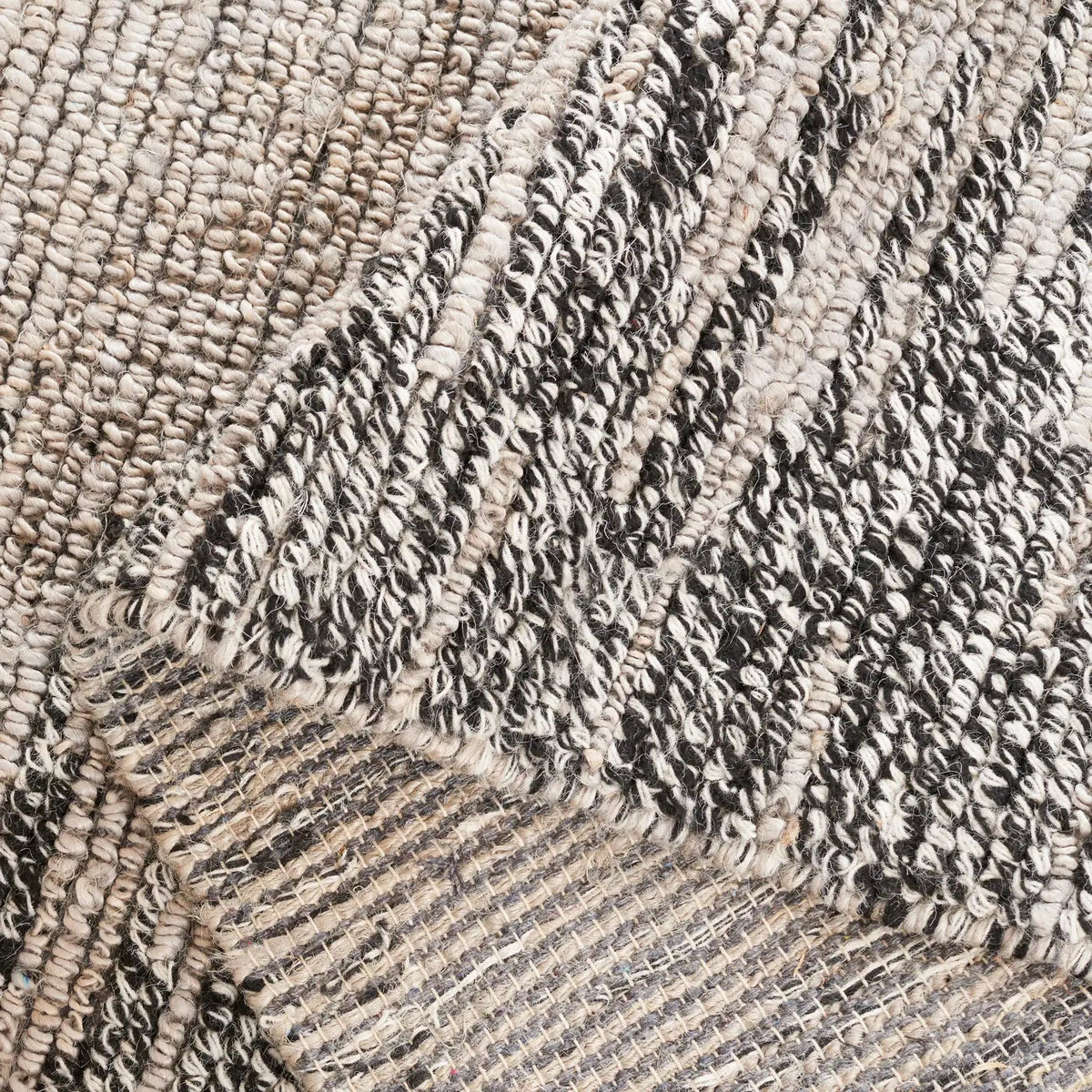 Safavieh Natural Fiber 4'-0" x 6'-0" Rug in Grey / Black