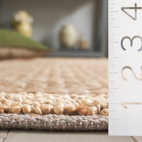 Safavieh Natural Fiber 4'-0" x 6'-0" Rug in Natural