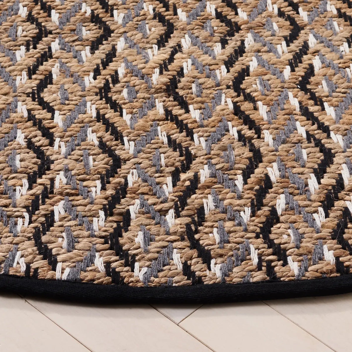 Safavieh Natural Fiber 7'-0" x 7'-0" Rug in Natural / Black