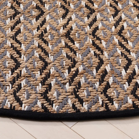 Safavieh Natural Fiber 7'-0" x 7'-0" Rug in Natural / Black