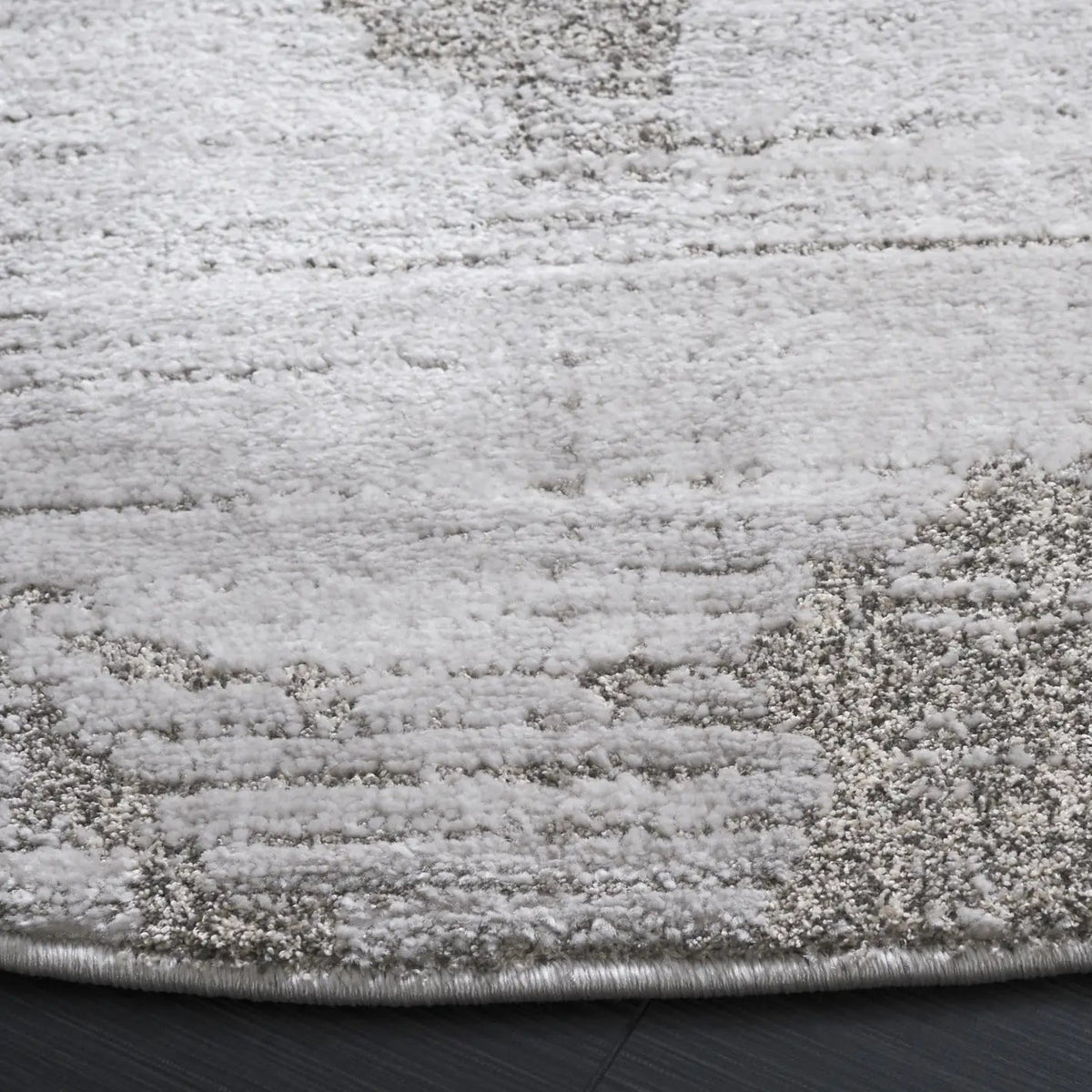 Safavieh Neptune 6'-7" x 6'-7" Rug in Light Grey / Grey