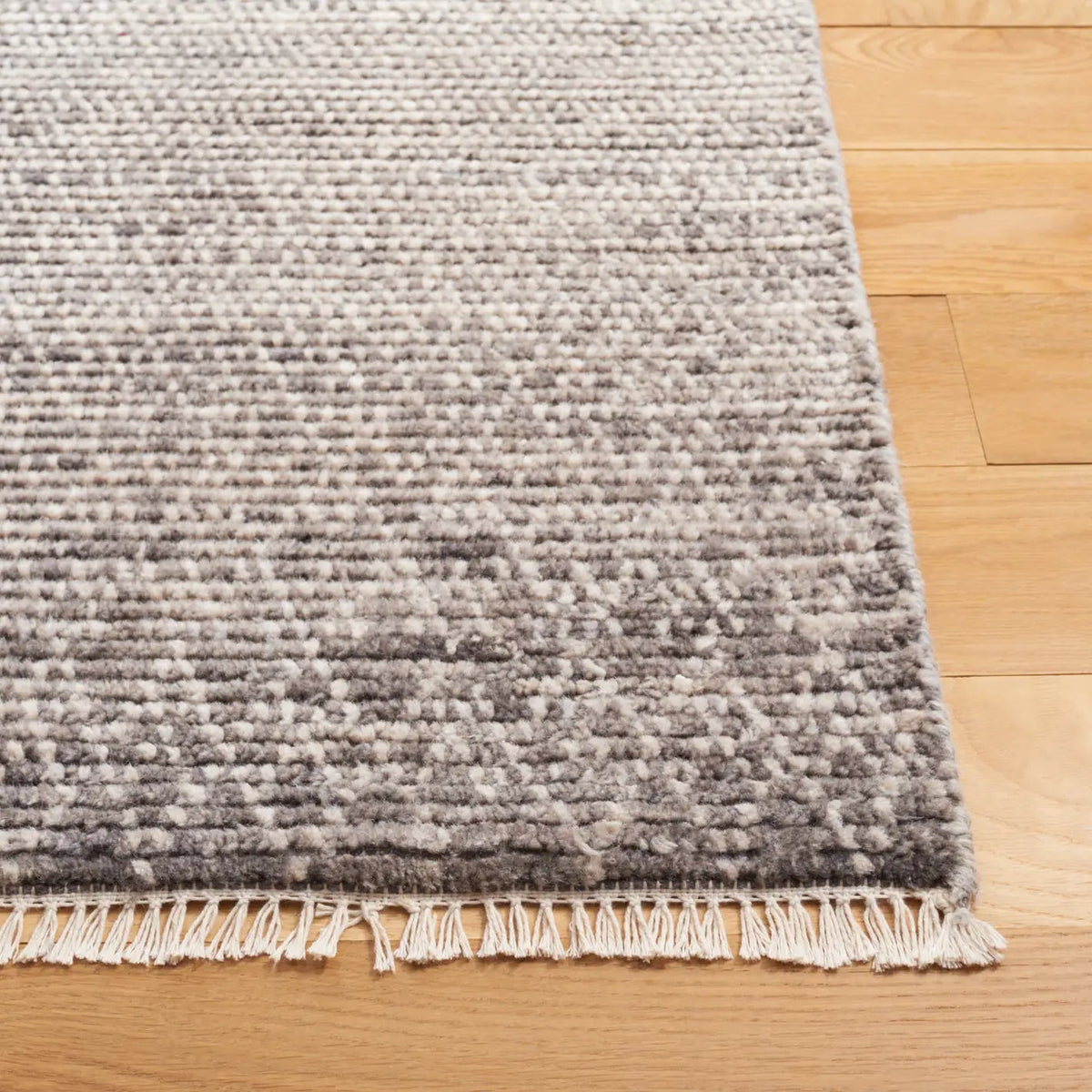 Safavieh Nomad 6'-0" x 9'-0" Rug in Grey / Ivory