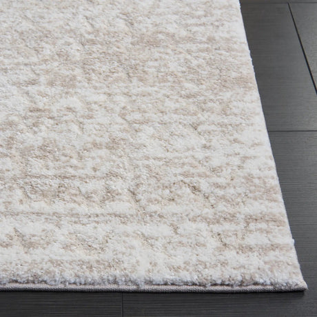 Safavieh Northport 800 4'-0" x 6'-0" Rug in Beige / Ivory