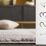 Safavieh Northport 800 4'-0" x 6'-0" Rug in Taupe / Ivory