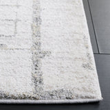 Safavieh Northport 4'-0" x 6'-0" Rug in Ivory / Grey