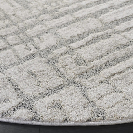 Safavieh Northport 6'-7" x 6'-7" Rug in Ivory / Grey
