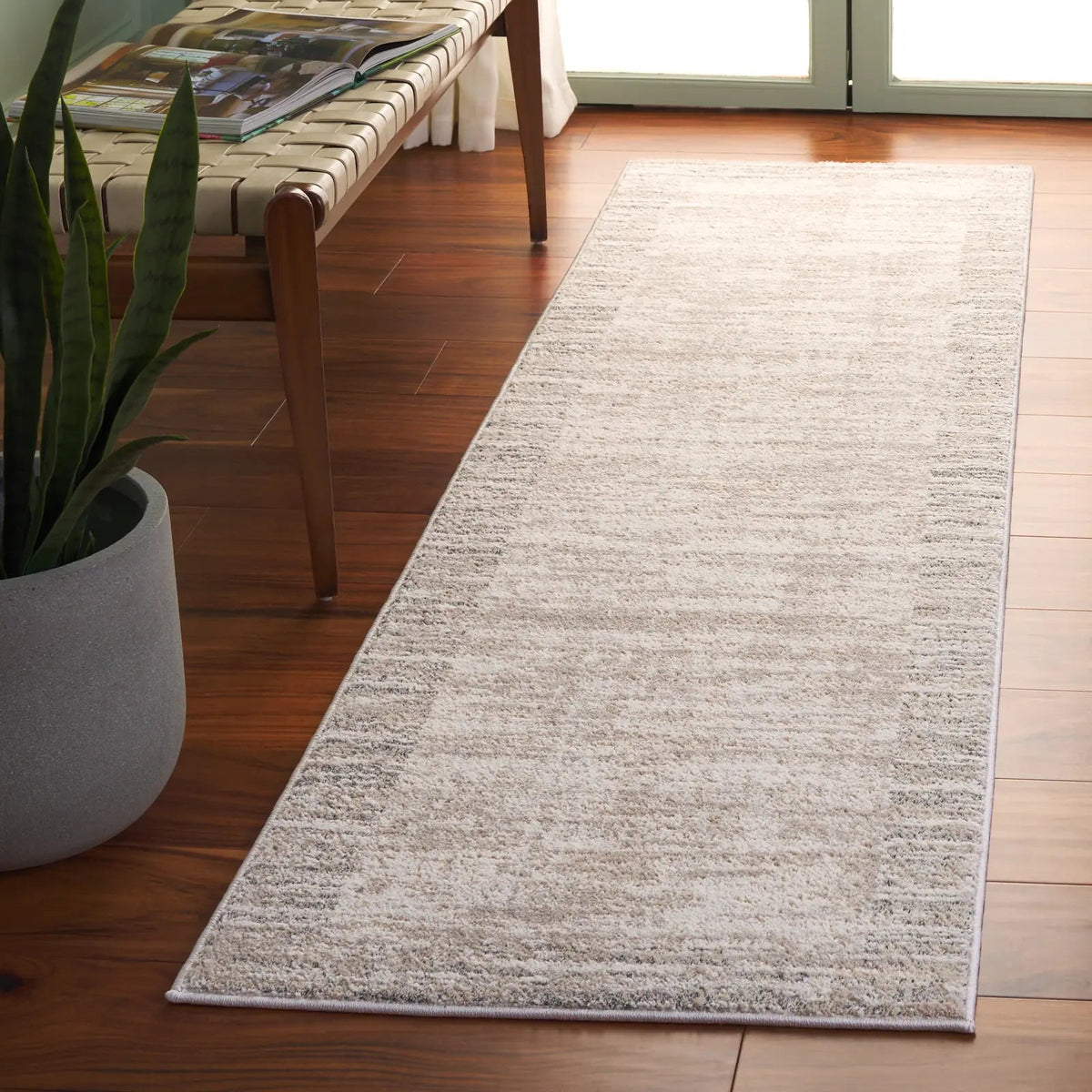 Safavieh Northport 2'-2" x 8'-0" Rug in Ivory / Grey