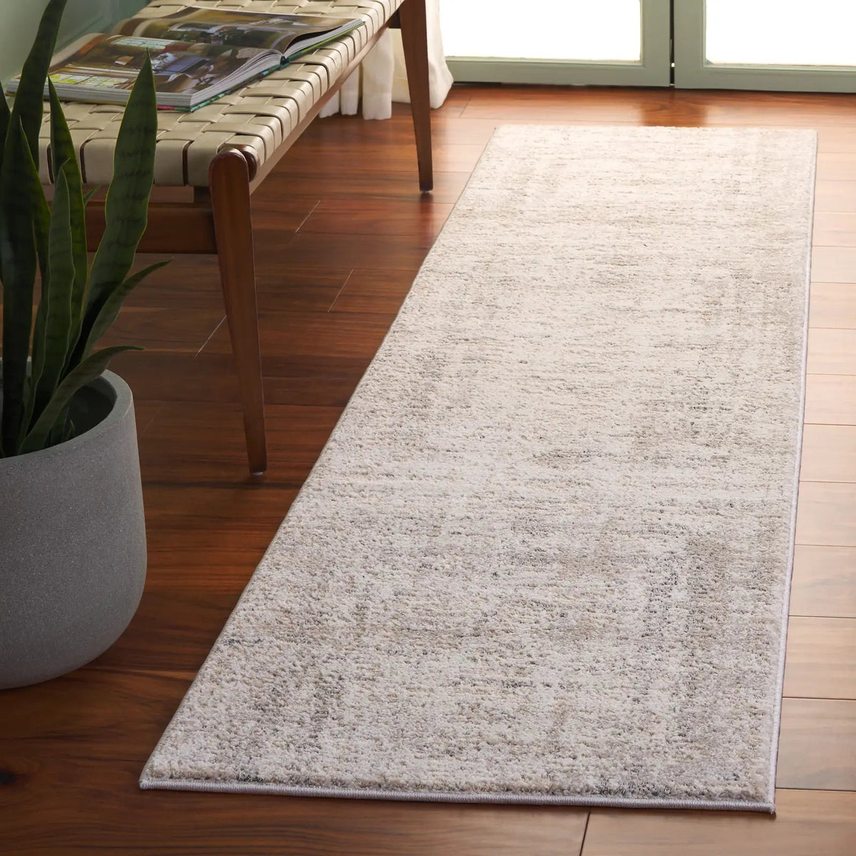 Safavieh Northport 2'-2" x 8'-0" Rug in Ivory / Grey