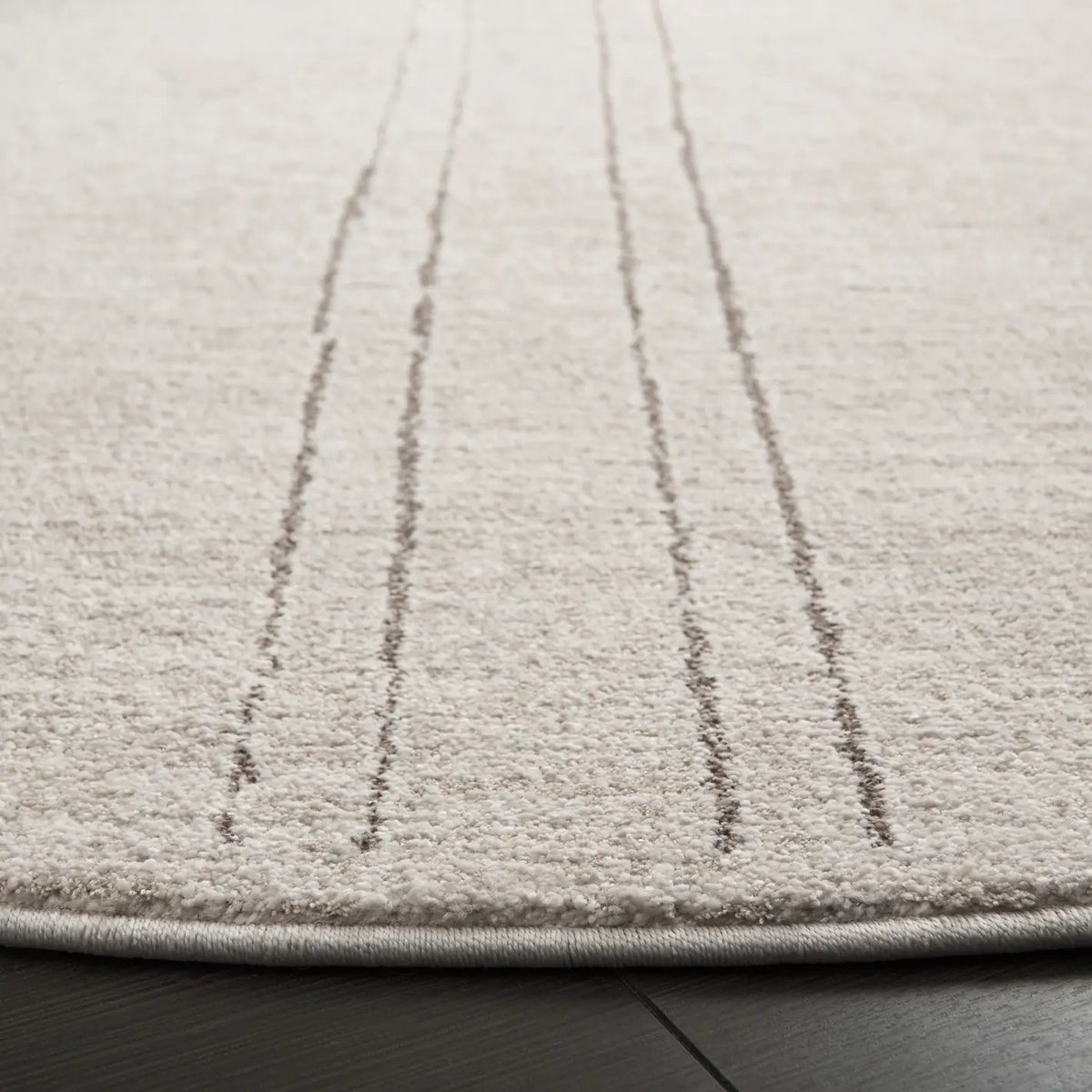 Safavieh Northport 6'-7" x 6'-7" Rug in Ivory / Beige