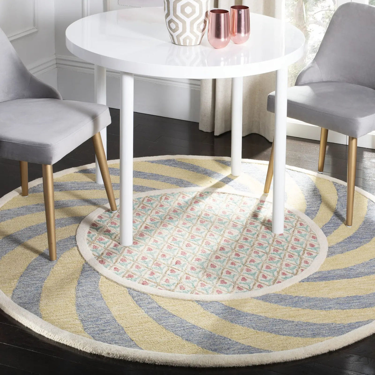 Safavieh Novelty 5'-0" x 5'-0" Rug in Ivory Blue / Rose