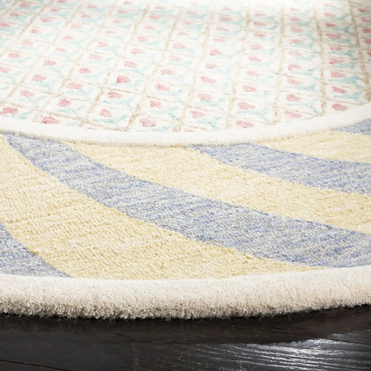 Safavieh Novelty 5'-0" x 5'-0" Rug in Ivory Blue / Rose
