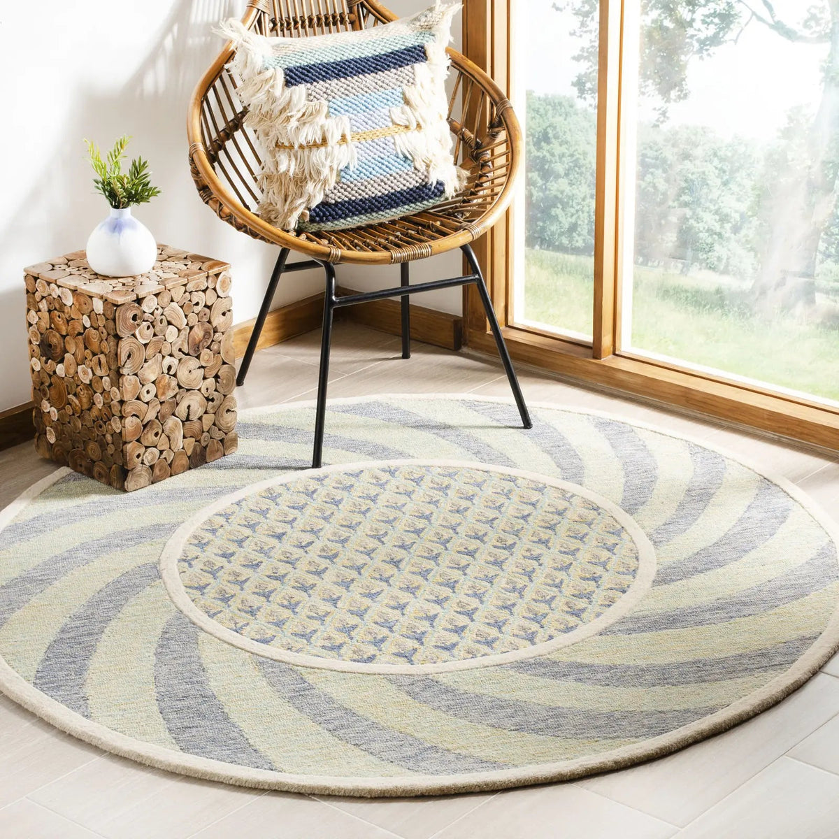Safavieh Novelty 5'-0" x 5'-0" Rug in Ivory Blue / Gold